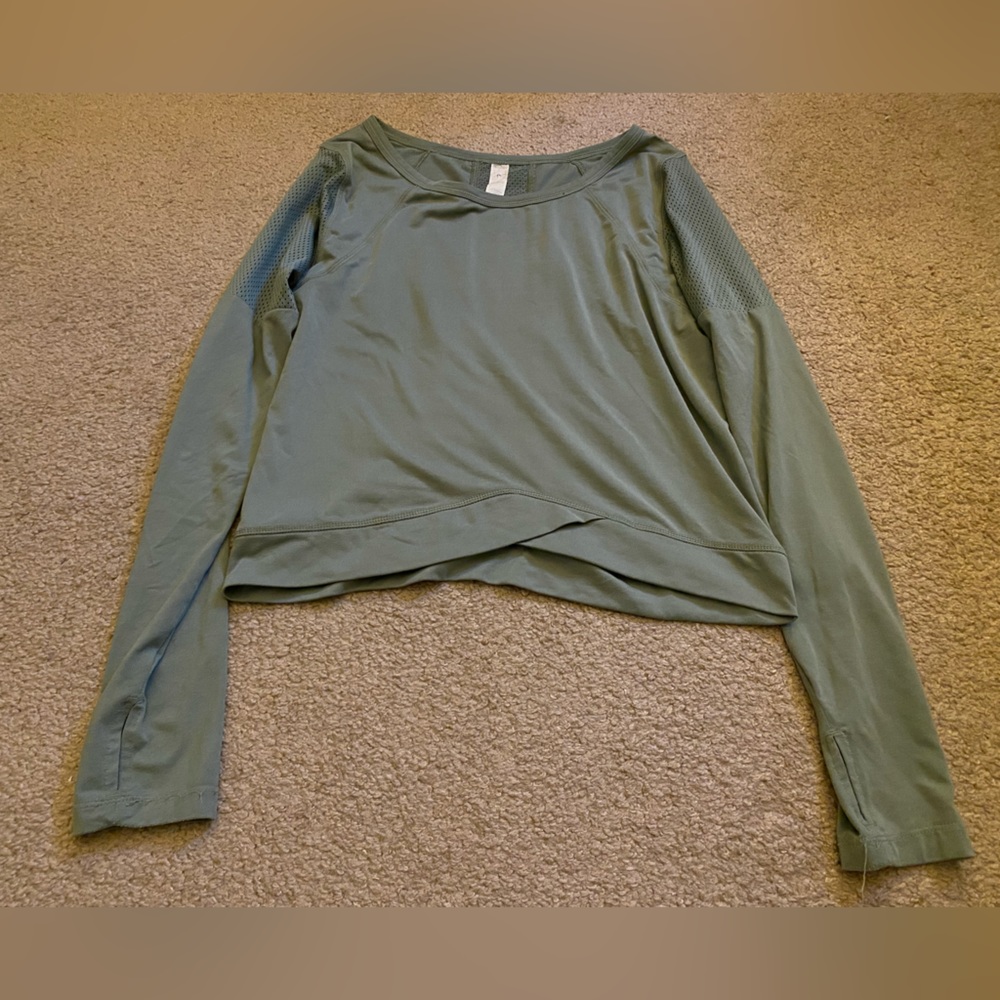 Women’s Army Green Athletic Long Sleeve Shirt with Thumbholes